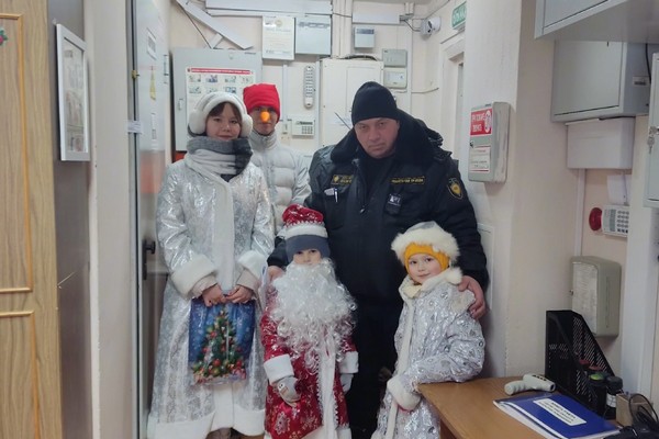 Детское порно смотреть Зеленоград, новости: Детский Дед Мороз поздравляет врачей и охранников.  Видео
